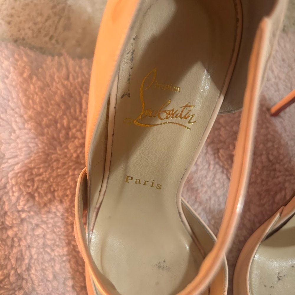 Christian Louboutin Tan heels - Picture 6 of 12